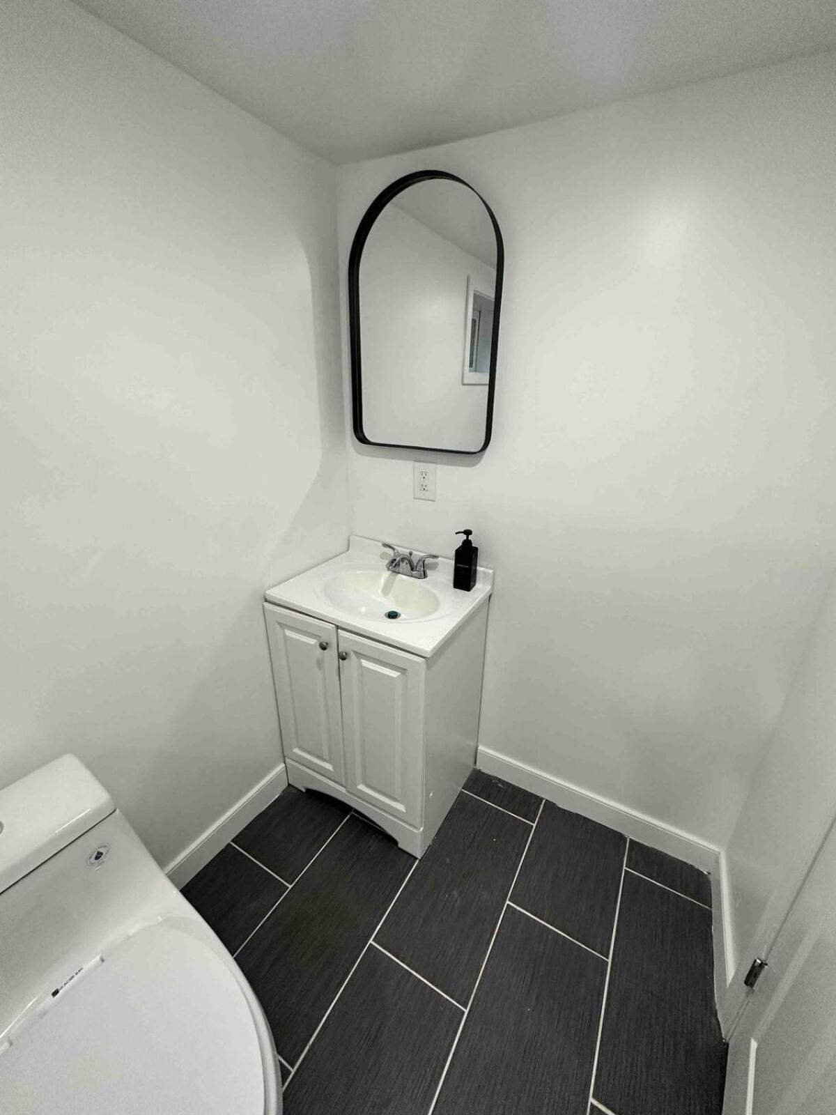 Appartement Lovely Basement 1-bedroom With Free Parking