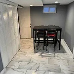 Lovely Private 1-Bedroom With Free Parking